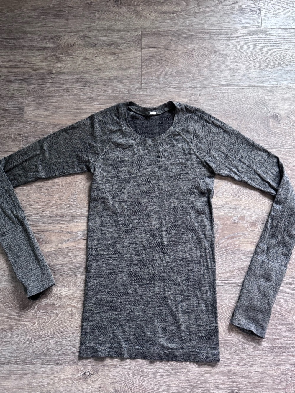 Lululemon Swiftly Tech 2.0 Long Sleeve Top Size 4